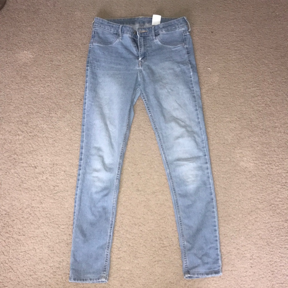 H&M’s blue skinny ankle jeans